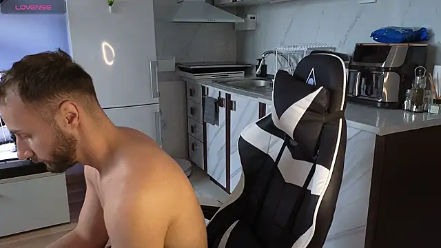 Snapshot of RyanStorm_ chatting on 11-10-25, 12:15 RyanStorm online show from 11-10-25, 12:15