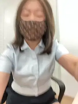 Snapshot of 300-AMAM chatting on 11-14-25, 04:11 300-AMAM online show from 11-14-25, 04:11