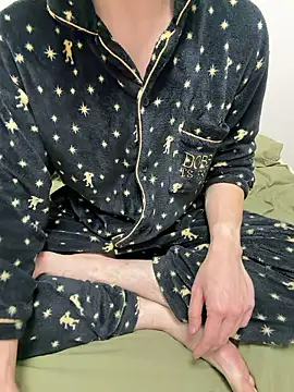 Snapshot of hijin11415 chatting on 10-20-25, 01:55 hijin11415 online show from 10-20-25, 01:55