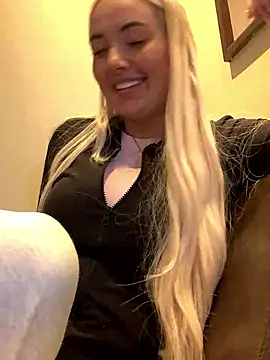 louisa1238x online show from 10-19-25, 08:20