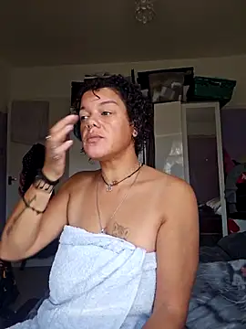 Snapshot of GoddessChantelle chatting on 09-29-25, 07:57 GoddessChantelle online show from 09-29-25, 07:57