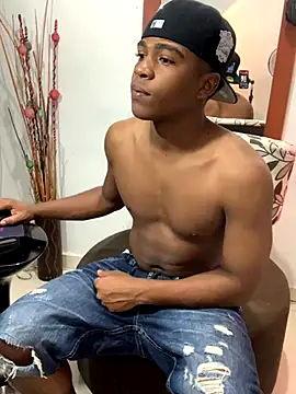 Snapshot of DEMOND_333 chatting on 09-18-25, 02:52 DEMOND 333 online show from 09-18-25, 02:52