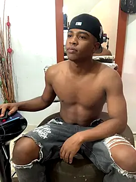 Snapshot of DEMOND_333 chatting on 09-21-25, 02:19 DEMOND 333 online show from 09-21-25, 02:19