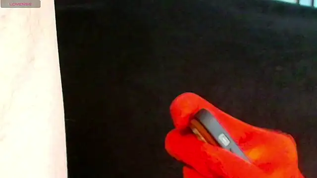 Snapshot of glovesandblowjobs chatting on 10-14-25, 08:20 glovesandblowjobs online show from 10-14-25, 08:20