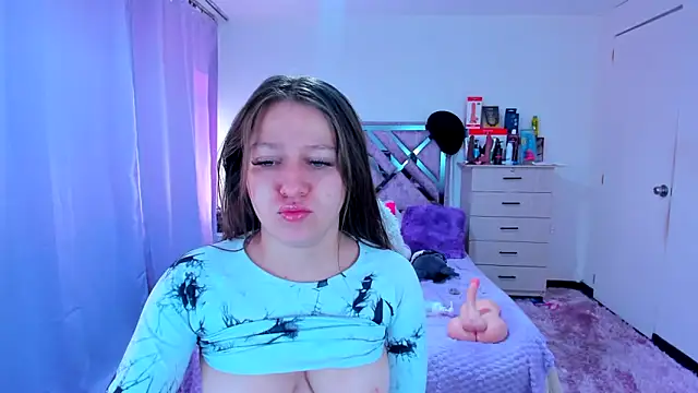 Luna Analya online show from 11-08-25, 01:22