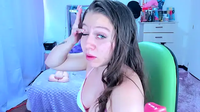 Luna Analya online show from 11-22-25, 07:02