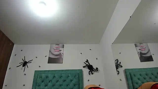 Rihanna hotx online show from 10-25-25, 11:43