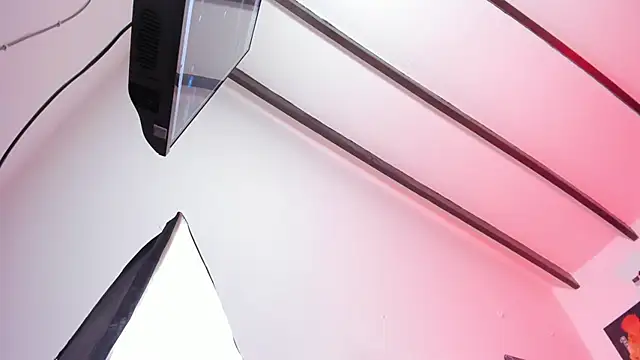 Rihanna hotx online show from 02-27-26, 04:01