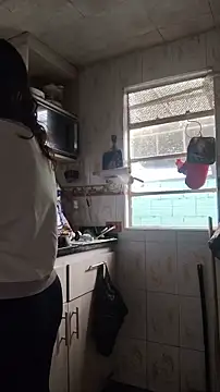 Snapshot of lindasyt chatting on 11-11-25, 01:44 lindasyt online show from 11-11-25, 01:44