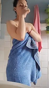 Snapshot of lindasyt chatting on 11-24-25, 03:01 lindasyt online show from 11-24-25, 03:01