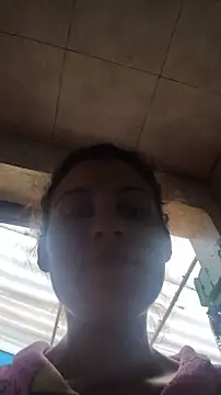 Snapshot of lindasyt chatting on 12-16-25, 04:12 lindasyt online show from 12-16-25, 04:12