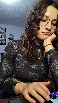 Snapshot of lindasyt chatting on 02-16-26, 04:30 lindasyt online show from 02-16-26, 04:30