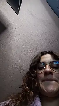 Snapshot of lindasyt chatting on 03-07-26, 03:47 lindasyt online show from 03-07-26, 03:47