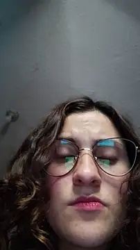 Snapshot of lindasyt chatting on 03-11-26, 03:23 lindasyt online show from 03-11-26, 03:23