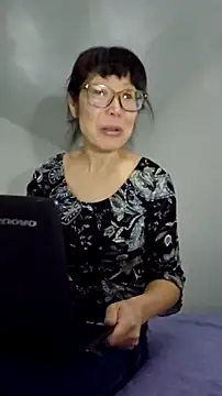 Snapshot of LeemaBean chatting on 10-11-25, 06:06 LeemaBean online show from 10-11-25, 06:06