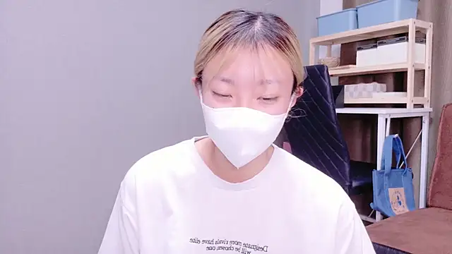 Nana  ch online show from 10-27-25, 05:11