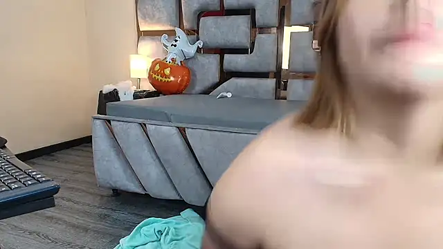 Candy Velvet online show from 11-04-25, 08:13