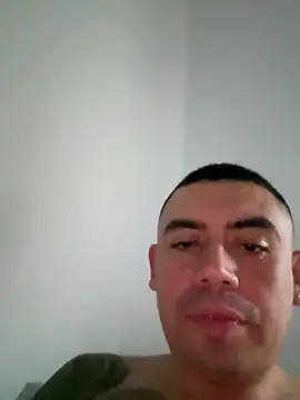 Snapshot of davidxxx099 chatting on 01-17-26, 02:44 davidxxx099 online show from 01-17-26, 02:44