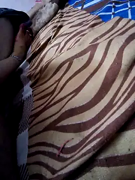 Snapshot of desigharwali chatting on 10-06-25, 05:10 desigharwali online show from 10-06-25, 05:10