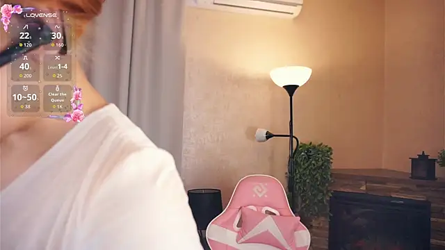 Snapshot of VerniceEngelking chatting on 10-31-25, 06:03 VerniceEngelking online show from 10-31-25, 06:03