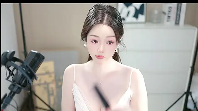 abbyli12 online show from 12-01-25, 02:55