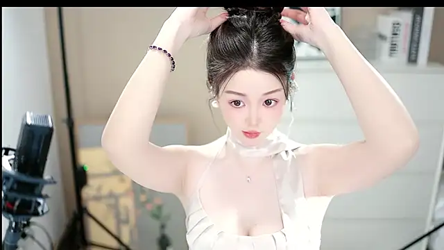 Snapshot of abbyli12 chatting on 12-22-25, 03:53 abbyli12 online show from 12-22-25, 03:53