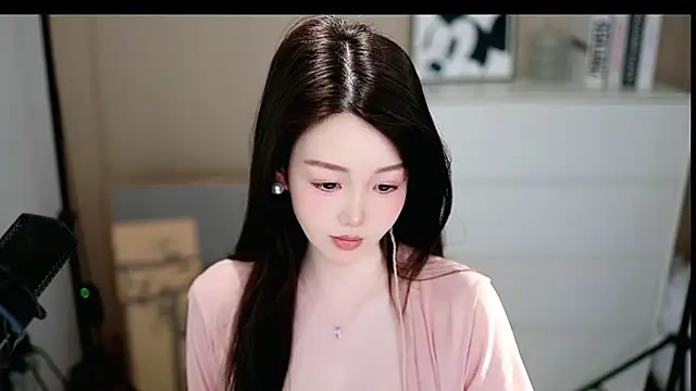 Snapshot of abbyli12 chatting on 03-16-26, 04:11 abbyli12 online show from 03-16-26, 04:11