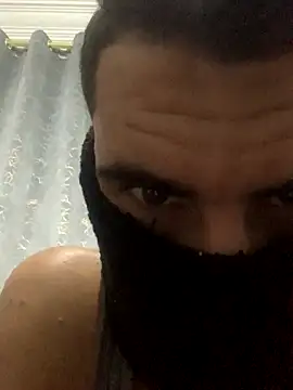 Snapshot of 3Omar45 chatting on 11-11-25, 09:48 3Omar45 online show from 11-11-25, 09:48