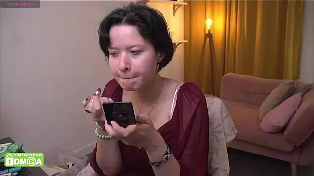 Snapshot of bluebeell chatting on 09-14-25, 09:03 bluebeell online show from 09-14-25, 09:03