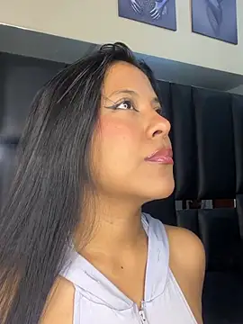 Snapshot of Kendra_C chatting on 01-14-26, 01:33 Kendra C online show from 01-14-26, 01:33