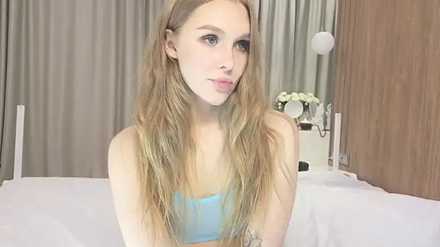 Snapshot of Brigitte_Bardot chatting on 10-17-25, 08:06 Brigitte Bardot online show from 10-17-25, 08:06