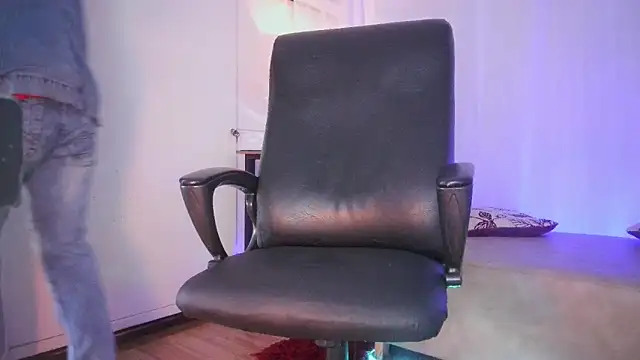 Snapshot of Sander_ath chatting on 09-29-25, 12:54 Sander ath online show from 09-29-25, 12:54