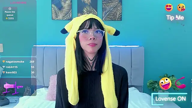 Snapshot of Rizeth chatting on 09-20-25, 01:23 Rizeth online show from 09-20-25, 01:23