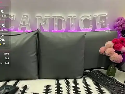 Snapshot of candiceempire chatting on 12-22-25, 10:45 candiceempire online show from 12-22-25, 10:45
