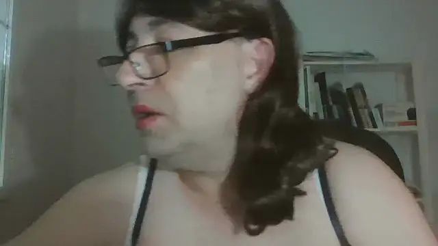 Snapshot of nataliacd chatting on 09-09-25, 02:16 nataliacd online show from 09-09-25, 02:16