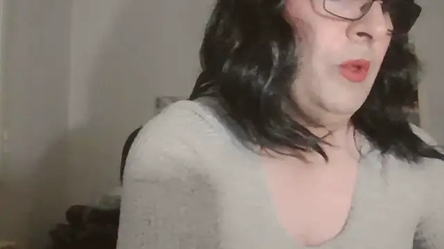 Snapshot of nataliacd chatting on 11-17-25, 04:24 nataliacd online show from 11-17-25, 04:24