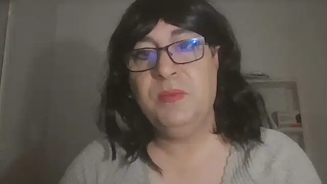 Snapshot of nataliacd chatting on 11-22-25, 12:48 nataliacd online show from 11-22-25, 12:48