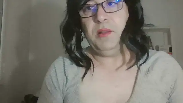 Snapshot of nataliacd chatting on 11-29-25, 12:02 nataliacd online show from 11-29-25, 12:02