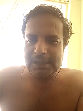 Snapshot of vardh033 chatting on 09-10-25, 10:37 vardh033 online show from 09-10-25, 10:37