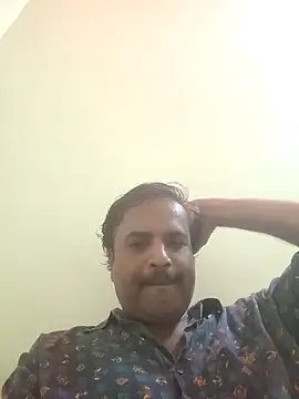 Snapshot of vardh033 chatting on 09-19-25, 02:51 vardh033 online show from 09-19-25, 02:51