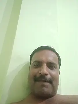 Snapshot of vardh033 chatting on 09-29-25, 12:43 vardh033 online show from 09-29-25, 12:43