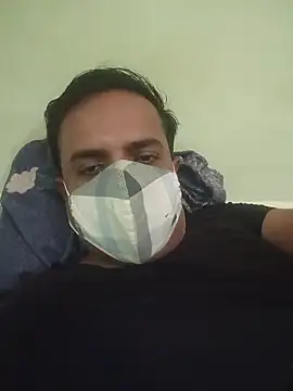 Snapshot of vardh033 chatting on 10-06-25, 11:51 vardh033 online show from 10-06-25, 11:51