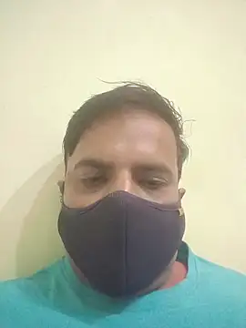 Snapshot of vardh033 chatting on 10-10-25, 05:23 vardh033 online show from 10-10-25, 05:23