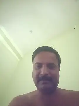 Snapshot of vardh033 chatting on 10-11-25, 06:12 vardh033 online show from 10-11-25, 06:12