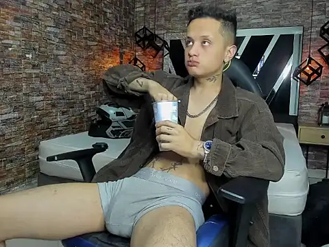 SkinnyZetth online show from 12-15-25, 12:09