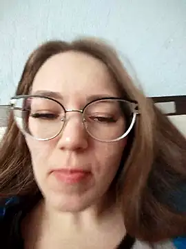 AlisaWyn online show from 01-19-26, 05:44