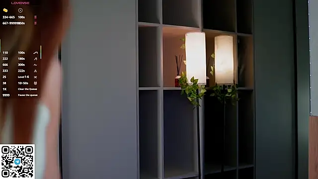 Snapshot of Quinavelle chatting on 12-02-25, 06:30 Quinavelle online show from 12-02-25, 06:30