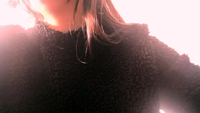 Snapshot of scarletr_red chatting on 09-28-25, 05:29 scarletr red online show from 09-28-25, 05:29