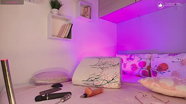 Melifluaa online show from 04-18-26, 07:07