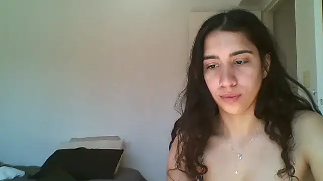 Snapshot of Souphicherry chatting on 09-12-25, 03:23 Souphicherry online show from 09-12-25, 03:23